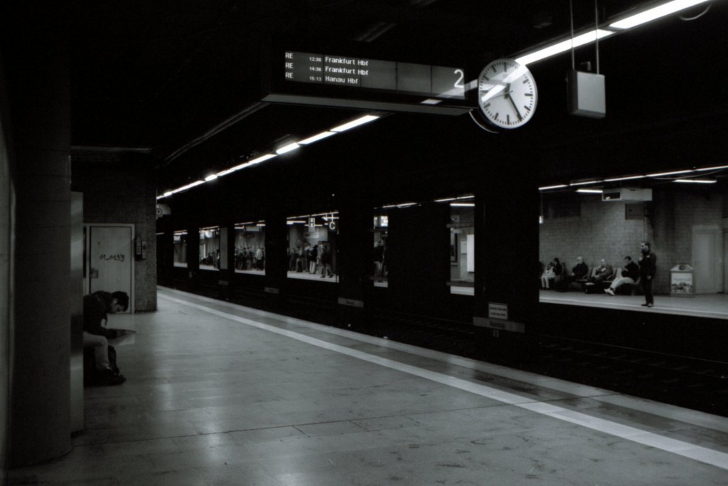 Regionalbahnhof am Frankfurter Flughafen